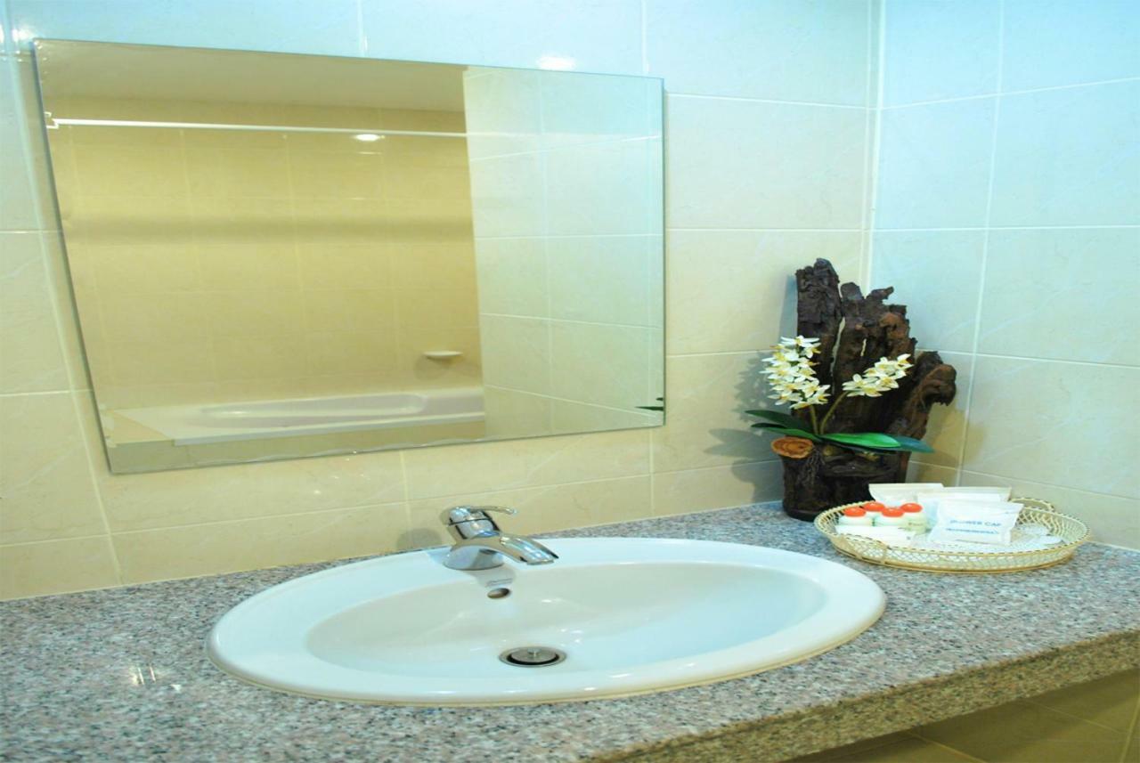 Win Place Hotel Chiang Mai Extérieur photo